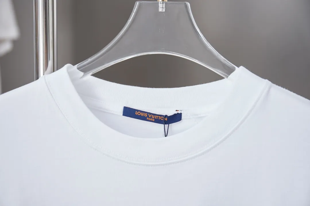 🅿️190 1V 25SS early spring new style embroidered LV letter short sleeves light luxury essential item for daily commuting for men and women Correct version Welcome to compare Detailed features · 320g 100% pure cotton double yarn jersey fabric · Special thickened 32 pieces of double-strand 1X1 thread in the same vat · Imported Tajima machine hollow show embroidery LV letter craft. Ready-made clothes are washed to make the embroidery softer · Double-needle stitching and cross-seam technology · Original main mark, washed tag, brand moisture-proof paper packaging Color: black/white/grey Size: S/M/L/XL
